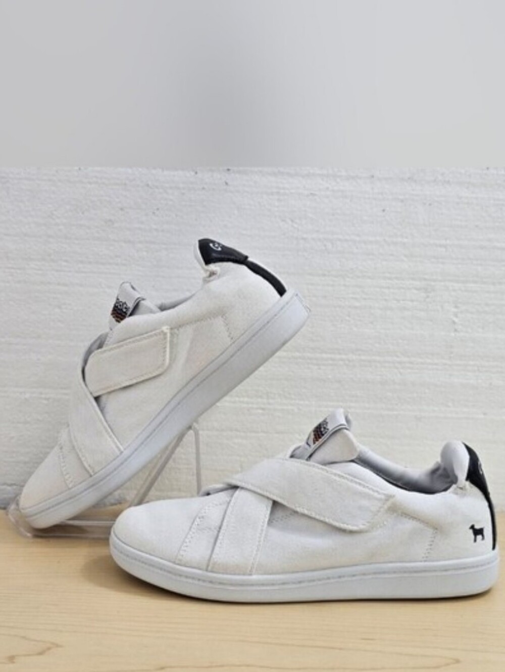 Goats Wmns 717 White Canvas Criss-Cross Hook-and-Loop Sneakers Tennis Shoes, 9